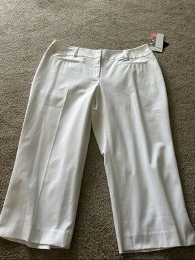Style & Co.  stretch White Cropped Dress Capris size 14